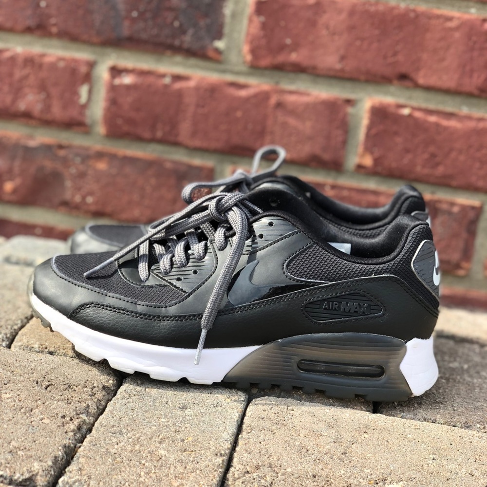 NIKE Air Max 90s